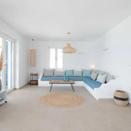 Сasa de vacaciones Salt, Luxurious Beachfront Retreat In Mikri Vigla, Naxos *